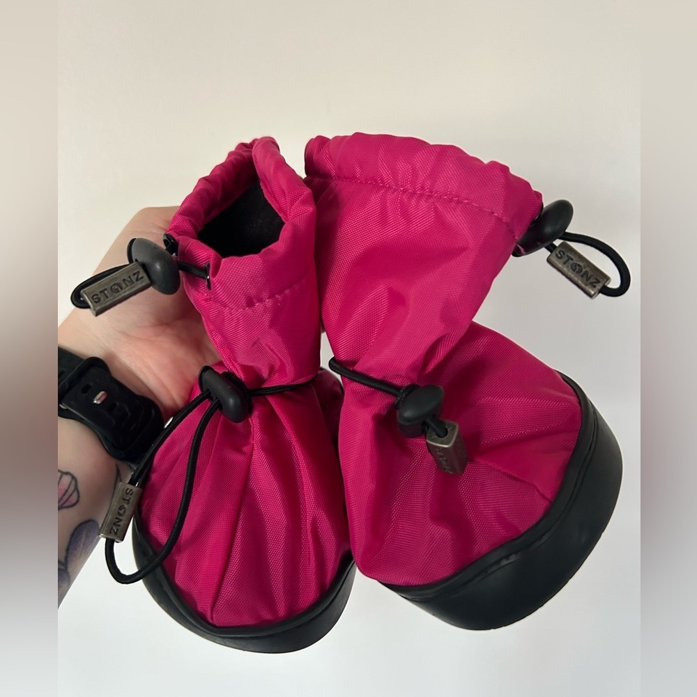 STONZ BABY AND TODDLER PINK WINTER BOOTIES Size large - Picture 3 of 7